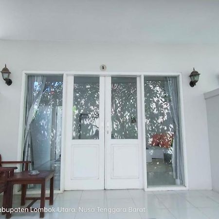 Pineapple Guest House Gili Air Exterior foto
