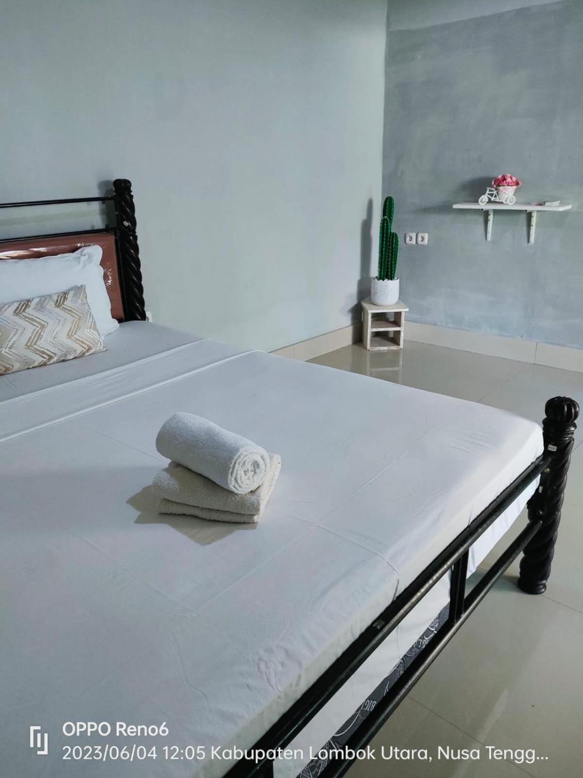 Pineapple Guest House Gili Air Exterior foto